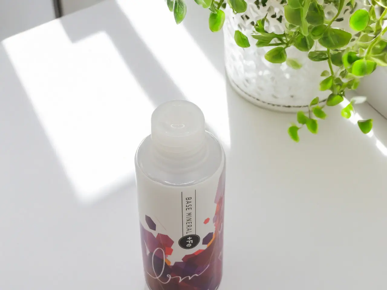 自然光の中に置かれたベースミネラル＋Fe